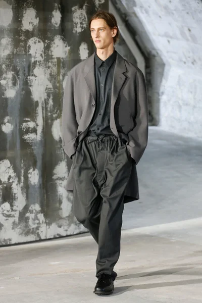 Look 35
